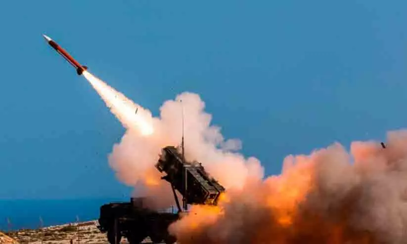 സൗദിയിൽ വൻ ഡ്രോൺ വേട്ട: ഒരു മണിക്കൂറിനിടെ 35 ഡ്രോണുകളെ തകർത്ത് പ്രതിരോധ സേന സൗദിയിൽ വൻ ഡ്രോൺ വേട്ട: ഒരു മണിക്കൂറിനിടെ 35 ഡ്രോണുകളെ തകർത്ത് പ്രതിരോധ സേന