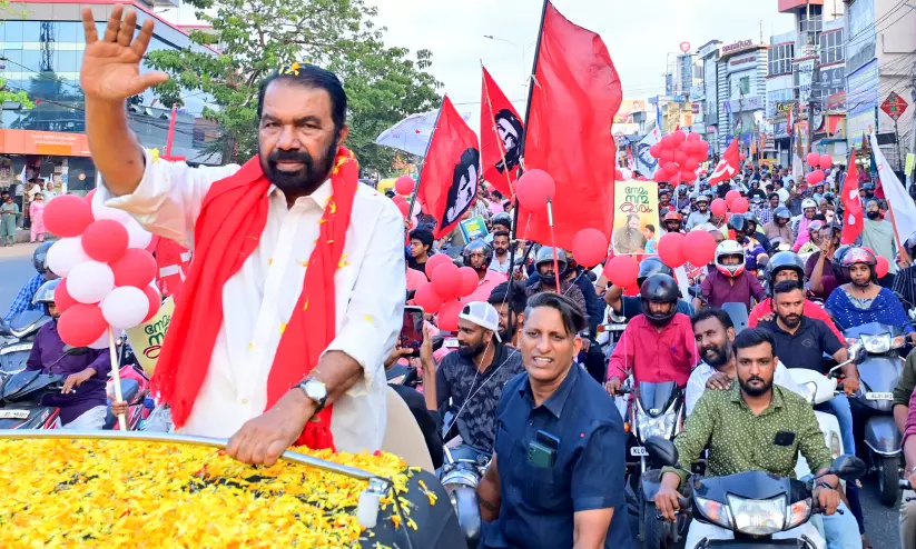 തീപാറും പോരാട്ടത്തിനൊരുങ്ങി തലസ്ഥാനം തീപാറും പോരാട്ടത്തിനൊരുങ്ങി തലസ്ഥാനം