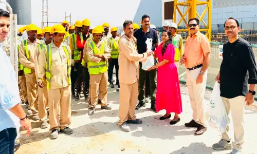 ശ്രീനാരായണ കോളജ് പൂർവ വിദ്യാർഥി അലുമ്നി ഇഫ്താർ കിറ്റ് വിതരണം ശ്രീനാരായണ കോളജ് പൂർവ വിദ്യാർഥി അലുമ്നി ഇഫ്താർ കിറ്റ് വിതരണം