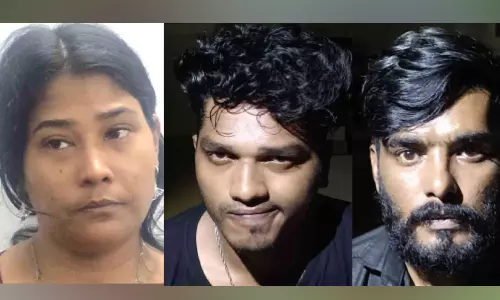 മു​ഴ​പ്പി​ല​ങ്ങാ​ട് ബീ​ച്ചി​ൽ റി​സോ​ർ​ട്ട് കേ​ന്ദ്രീ​ക​രി​ച്ച് മ​യ​ക്കു​മ​രു​ന്ന് വി​ൽ​പ​ന;  യു​വ​തി​യ​ട​ക്കം മൂ​ന്നു​പേ​ർ പി​ടി​യി​ൽ