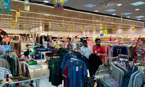 പെരുന്നാൾ തിരക്കേറുന്നു