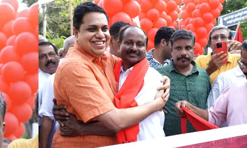 ‘എന്നെ കണ്ടതും അദ്ദേഹം ദീർഘനിശ്വാസം വിട്ടു; ഒരു ചെറുപ്പക്കാരൻ അക്രമിക്കപ്പെട്ടത് കേട്ട്, ഞാനാണോ എന്ന ഭീതിയിലാണ് ഓടിവന്നത്’ -കാരായി രാജനെ കുറിച്ച് എ.എൻ. ഷംസീർ