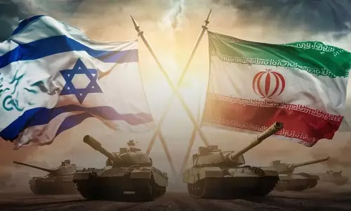 ഇത് “വാഗ് ദി ഡോഗ്” യുദ്ധമാണോ? ഇത് “വാഗ് ദി ഡോഗ്” യുദ്ധമാണോ?