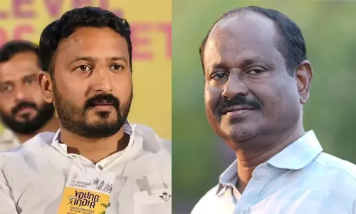 ഒരു പെരുന്നാളിന് അച്ഛനെ കൊന്നവനെ മറ്റൊരു പെരുന്നാൾ കാലത്ത് മത്സരിപ്പിക്കുമ്പോൾ അന്നത്തെ രണ്ടര വയസ്സുകാരിയോട് എന്ത് മറുപടിയാണ് സി.പി.എമ്മിന് പറയാനുള്ളത്? ഒരു പെരുന്നാളിന് അച്ഛനെ കൊന്നവനെ മറ്റൊരു പെരുന്നാൾ കാലത്ത് മത്സരിപ്പിക്കുമ്പോൾ അന്നത്തെ രണ്ടര വയസ്സുകാരിയോട് എന്ത് മറുപടിയാണ് സി.പി.എമ്മിന് പറയാനുള്ളത്?