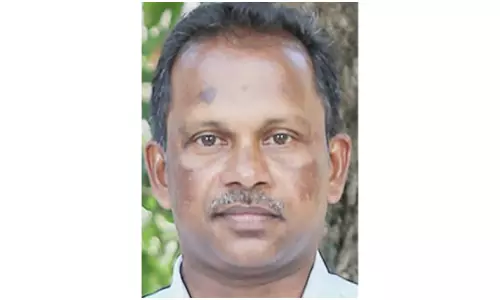 പിതാവിന്‍റെ കൊലയാളിയെ മകൻ വെടിവെച്ചു കൊന്നു: പ്രതി തോക്കുമായി പൊലീസ് സ്റ്റേഷനിൽ കീഴടങ്ങി