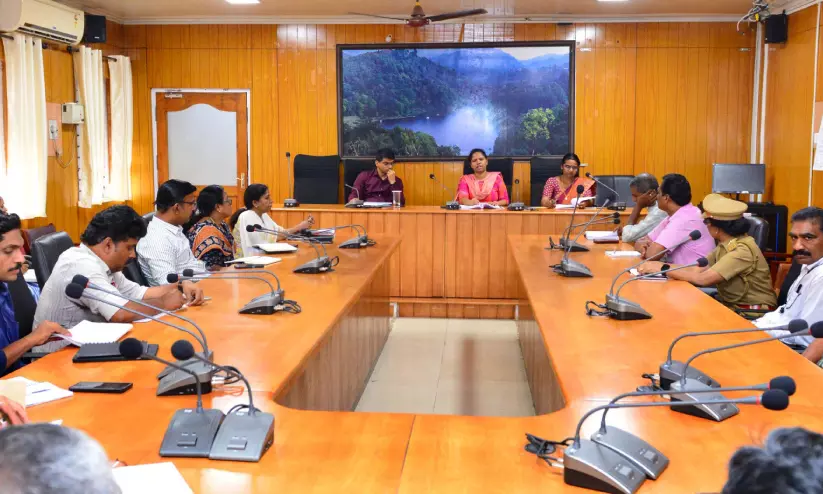 ഒരുമിക്കാം... നല്ലൊരു തെരഞ്ഞെടുപ്പിനായി; മാതൃകാപെരുമാറ്റചട്ടം എല്ലാവരും പാലിക്കണം -കലക്ടർ ഒരുമിക്കാം... നല്ലൊരു തെരഞ്ഞെടുപ്പിനായി; മാതൃകാപെരുമാറ്റചട്ടം എല്ലാവരും പാലിക്കണം -കലക്ടർ