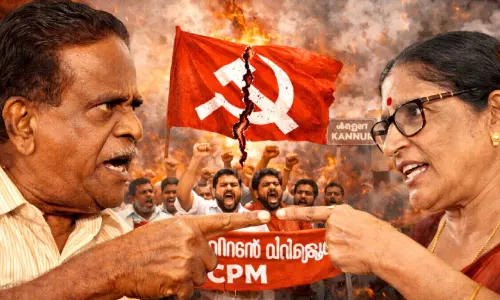 പാളയത്തിൽ പട; ആടിയുലഞ്ഞ് സി.പി.എം