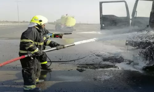 ബഹ്‍ലയിൽ ട്രക്കിന് തീപിടിച്ചു; ആർക്കും പരിക്കില്ല