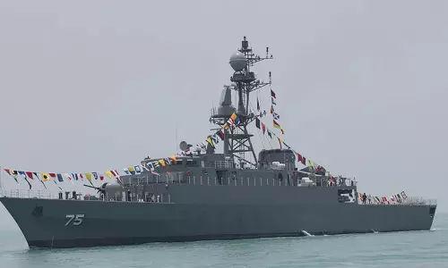 ‘ശത്രുവിന്റെ കുറ്റകൃത്യം മറക്കില്ല, പ്രതികാരം ചോദിക്കും...’; യുദ്ധക്കപ്പൽ തകർത്ത യു.എസിന് മുന്നറിയിപ്പുമായി ഇറാൻ നാവിക സേന ‘ശത്രുവിന്റെ കുറ്റകൃത്യം മറക്കില്ല, പ്രതികാരം ചോദിക്കും...’; യുദ്ധക്കപ്പൽ തകർത്ത യു.എസിന് മുന്നറിയിപ്പുമായി ഇറാൻ നാവിക സേന