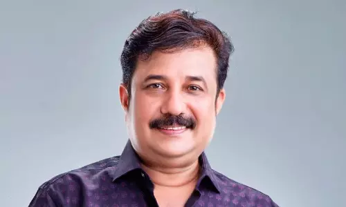 പെരിയാർ തീരം പിടിച്ചടക്കാൻ കളത്തിലിറങ്ങി എ.എം. ആരിഫ് പെരിയാർ തീരം പിടിച്ചടക്കാൻ കളത്തിലിറങ്ങി എ.എം. ആരിഫ്