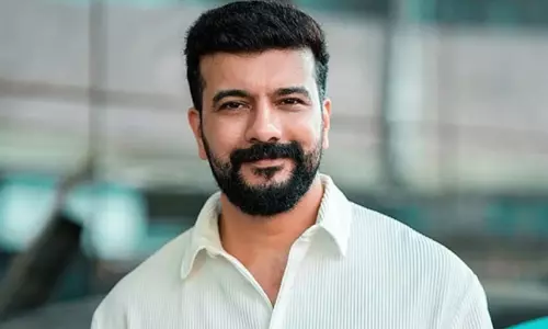 ജനവിധി തേടി ജന്മനാട്ടിലേക്ക്    പാലക്കാട് കളത്തിലിറങ്ങി രമേഷ് പിഷാരടി