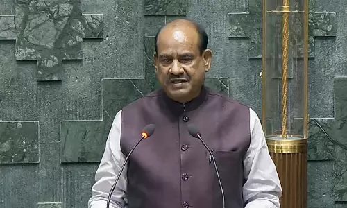 എട്ട് എം.പിമാരുടെ സസ്പെൻഷൻ റദ്ദാക്കി എട്ട് എം.പിമാരുടെ സസ്പെൻഷൻ റദ്ദാക്കി