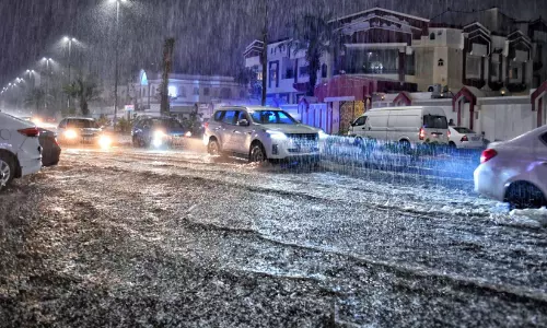 സൗദിയിൽ ഇന്ന്​ മുതൽ കനത്ത മഴയും കാറ്റും; അതീവ ജാഗ്രതാ നിർദ്ദേശവുമായി സിവിൽ ഡിഫൻസ്