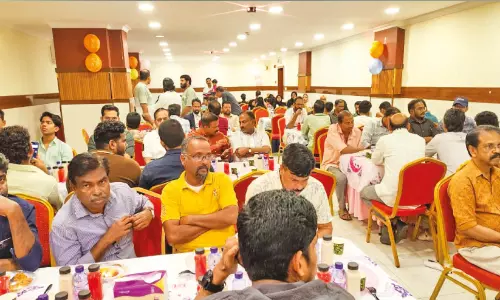 സ്നേ​ഹ​സം​ഗ​മ​മാ​യി തൃ​ശൂ​ർ ജി​ല്ല സൗ​ഹൃ​ദ​വേ​ദി ദ​മ്മാം ഇ​ഫ്താ​ർ വി​രു​ന്ന്