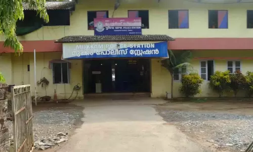 പൊലീസ് സ്റ്റേഷൻ പ്രവർത്തിക്കുന്നത് അപകടാവസ്ഥയിലായ കെട്ടിടത്തിൽ പൊലീസ് സ്റ്റേഷൻ പ്രവർത്തിക്കുന്നത് അപകടാവസ്ഥയിലായ കെട്ടിടത്തിൽ