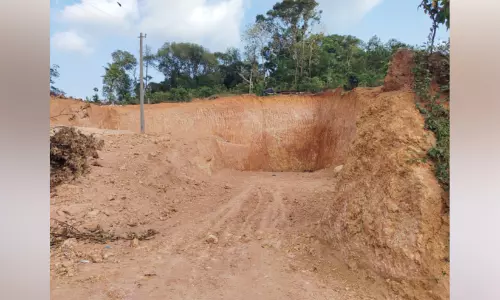 കിഴക്കൻമേഖലയിൽ അനധികൃത കുന്നിടിക്കൽ വ്യാപകം കിഴക്കൻമേഖലയിൽ അനധികൃത കുന്നിടിക്കൽ വ്യാപകം