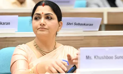 ഒരു നടിയുടെ പേര് വിലകുറഞ്ഞ തമാശകൾക്കോ, ആരുടെയെങ്കിലും വാദത്തെ ന്യായീകരിക്കാനോ ഉള്ള ഉപകരണമല്ല; എം.പി സി.വി. ഷൺമുഖത്തിനെതിരെ രൂക്ഷ വിമർശനവുമായി ഖുഷ്ബു