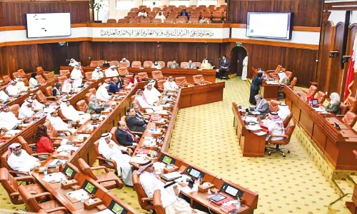 ലോൺ തിരിച്ചടവ് മരവിപ്പിക്കാൻ എം.പിമാരുടെ നിർദേശം