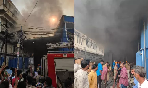 കൊച്ചിയിൽ ആക്രി സാധന ഗോഡൗണിന് തീപിടിച്ചു