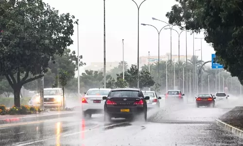 ന്യൂന മർദ്ദം രൂപപ്പെടുന്നു; ഒമാനിൽ വെള്ളിയാഴ്ച മുതൽ മഴക്ക് സാധ്യത ന്യൂന മർദ്ദം രൂപപ്പെടുന്നു; ഒമാനിൽ വെള്ളിയാഴ്ച മുതൽ മഴക്ക് സാധ്യത