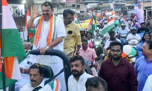 പത്രിക സമർപ്പണത്തിന് സമയമില്ല, ഇനി മൂന്നു ദിവസം മാത്രം; സ്ഥാനാർഥികൾക്ക് നെട്ടോട്ടം