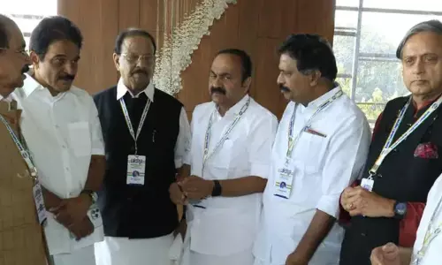 സുധാകര വാശിയിൽ തട്ടി കോൺഗ്രസ് പട്ടിക നീളുന്നു, വീണ്ടും യോഗം