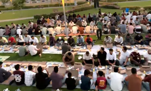 ദുകത്ത്‌ സൗഹൃദ ഇഫ്‌താർ ഒരുക്കി വോയ്സ്‌ ഓഫ്‌ ദുക്കം