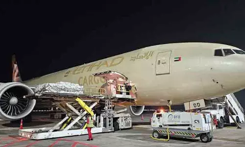 9,000 മെട്രിക് ടൺ ഭക്ഷ്യോൽപന്നങ്ങൾ ഗൾഫിലെത്തിച്ച് ലുലു 9,000 മെട്രിക് ടൺ ഭക്ഷ്യോൽപന്നങ്ങൾ ഗൾഫിലെത്തിച്ച് ലുലു