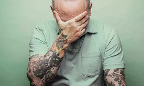 ടാറ്റൂകൾ കാഴ്ച നഷ്ടപ്പെടുത്തുമോ? മഷി കണ്ണിന് അപകടമുണ്ടാക്കുമെന്ന് പഠനം ടാറ്റൂകൾ കാഴ്ച നഷ്ടപ്പെടുത്തുമോ? മഷി കണ്ണിന് അപകടമുണ്ടാക്കുമെന്ന് പഠനം