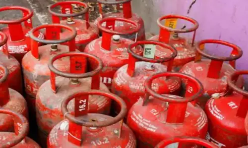 പാചകവാതക പ്രതിസന്ധി: വ്യാപാരികൾ സമരത്തിന്