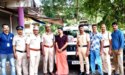 192 കുപ്പി മദ്യവുമായി മധ്യവയസ്കൻ പിടിയിൽ