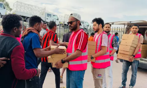 ഇലവൻ സ്റ്റാർ പടന്ന ഇഫ്താർ കിറ്റ് വിതരണം ഇലവൻ സ്റ്റാർ പടന്ന ഇഫ്താർ കിറ്റ് വിതരണം