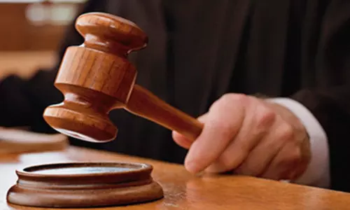 പൊലീസ് ചമഞ്ഞ് കൊള്ളയടിച്ച കേസ്: പ്രതികൾക്ക് തടവും പിഴയും പൊലീസ് ചമഞ്ഞ് കൊള്ളയടിച്ച കേസ്: പ്രതികൾക്ക് തടവും പിഴയും