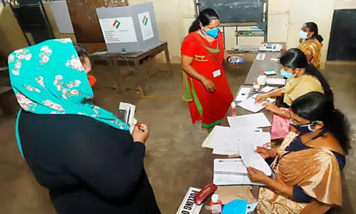 പോളിങ് ഉദ്യോഗസ്ഥ നിയമനം, പരിശീലനം ഉറക്കമില്ലാതെ ഉദ്യോഗസ്ഥർ പോളിങ് ഉദ്യോഗസ്ഥ നിയമനം, പരിശീലനം ഉറക്കമില്ലാതെ ഉദ്യോഗസ്ഥർ