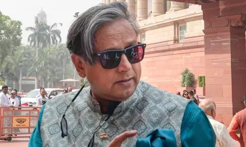 പശ്ചിമേഷ്യൻ വിഷയത്തിൽ മോദി സർക്കാരിന് ശശി തരൂരിന്റെ പിന്തുണ; പ്രതിപക്ഷത്തിനെതിരെ ആയുധമാക്കാന്‍ ബി.ജെ.പി