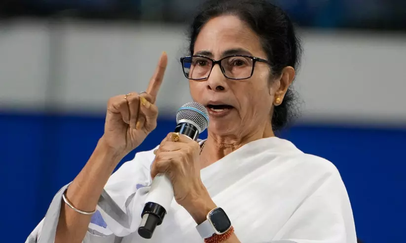 ‘ബംഗാളിൽ അപ്രഖ്യാപിത രാഷ്ട്രപതി ഭരണം’; പൗരത്വം തട്ടിയെടുക്കാൻ ഗൂഢാലോചനയെന്ന് മമത ബാനർജി ‘ബംഗാളിൽ അപ്രഖ്യാപിത രാഷ്ട്രപതി ഭരണം’; പൗരത്വം തട്ടിയെടുക്കാൻ ഗൂഢാലോചനയെന്ന് മമത ബാനർജി