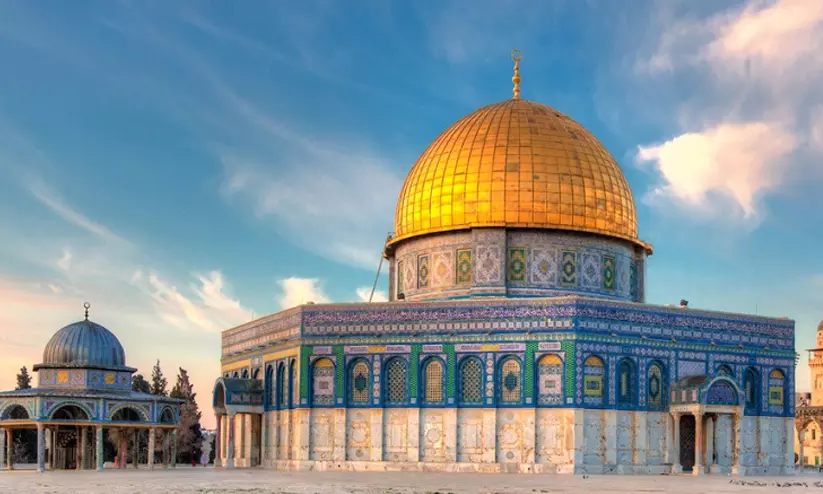 പെരുന്നാളിന് വിശ്വാസികളുടെ തക്ബീർ ധ്വനികളില്ലാതെ മസ്ജിദ് അൽ അഖ്സ; 60 വർഷത്തിന് ശേഷം ആദ്യമായി ഇസ്രായേൽ അടച്ചുപൂട്ടി പെരുന്നാളിന് വിശ്വാസികളുടെ തക്ബീർ ധ്വനികളില്ലാതെ മസ്ജിദ് അൽ അഖ്സ; 60 വർഷത്തിന് ശേഷം ആദ്യമായി ഇസ്രായേൽ അടച്ചുപൂട്ടി