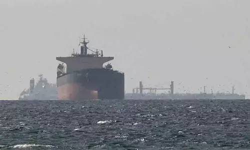 ഇറാനിയൻ എണ്ണക്ക് മേലുള്ള ഉപരോധം യു.എസ് താൽക്കാലികമായി നീക്കി ഇറാനിയൻ എണ്ണക്ക് മേലുള്ള ഉപരോധം യു.എസ് താൽക്കാലികമായി നീക്കി