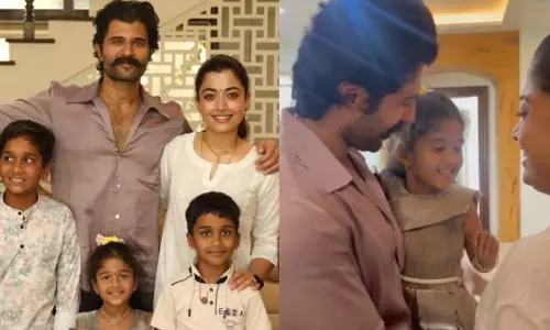 ഞാൻ നിങ്ങളുടെ ആരാധികയല്ലേ?’-പരിഭവം പറഞ്ഞ കുഞ്ഞ് ആരാധികക്ക് വിരുന്ന് നൽകി രശ്മികയും വിജയ് ദേവരകൊണ്ടയും; വൈറലായി വിഡിയോ ഞാൻ നിങ്ങളുടെ ആരാധികയല്ലേ?’-പരിഭവം പറഞ്ഞ കുഞ്ഞ് ആരാധികക്ക് വിരുന്ന് നൽകി രശ്മികയും വിജയ് ദേവരകൊണ്ടയും; വൈറലായി വിഡിയോ