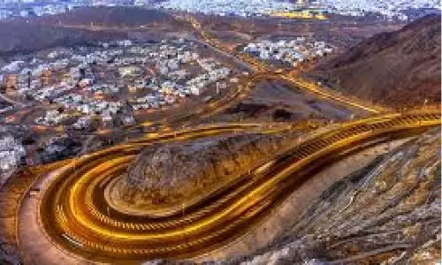 കനത്ത മഴ: ആമിറാത്ത് പര്‍വതപാത അടച്ചു