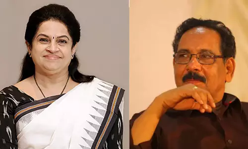 പത്രിക സമർപണത്തിനിടെ സമയക്രമത്തെ ചൊല്ലി തർക്കം: നിശ്ചയിച്ച മുഹൂർത്തത്തിൽ പത്രിക സമർപ്പിക്കണം -എൻ.ഡി.എ സ്ഥാനാർഥി പത്മജ വേണുഗോപാൽ പത്രിക സമർപണത്തിനിടെ സമയക്രമത്തെ ചൊല്ലി തർക്കം: നിശ്ചയിച്ച മുഹൂർത്തത്തിൽ പത്രിക സമർപ്പിക്കണം -എൻ.ഡി.എ സ്ഥാനാർഥി പത്മജ വേണുഗോപാൽ