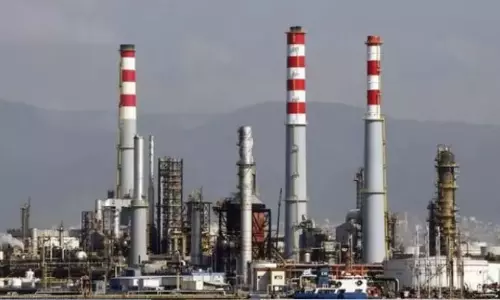 ഇ​റാ​ന്റെ എ​ണ്ണ ഉ​പ​യോ​ഗി​ക്കാം എ​ണ്ണ ഉ​പ​രോ​ധം താ​ൽ​ക്കാ​ലി​ക​മാ​യി മ​ര​വി​പ്പി​ച്ച് യു.​എ​സ്