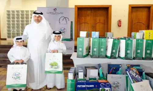 കു​ട്ടി​ക​ൾ​ക്ക് പെ​രു​ന്നാ​ൾ സ​മ്മാ​ന​ങ്ങ​ളു​മാ​യി ഔ​ഖാ​ഫ്