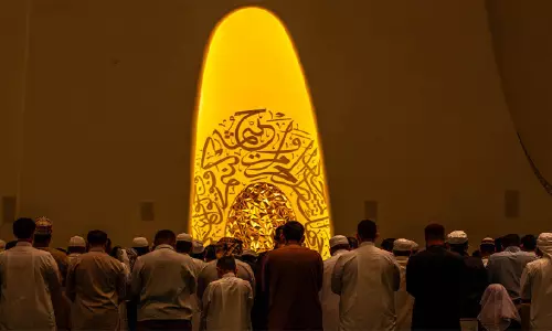 സ​ന്തോ​ഷ​പ്പെ​രു​ന്നാ​ൾ