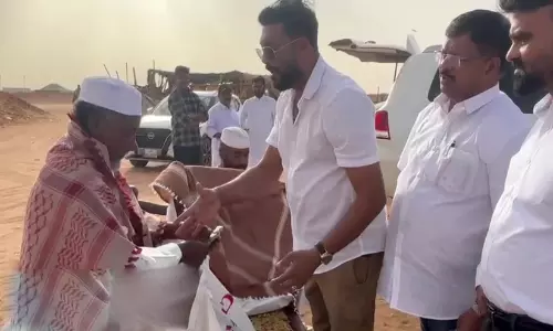 മ​രു​ഭൂ​മി​യി​ലെ ഇ​ട​യ​ർ​ക്ക് ഈ​ദ്​ സ​മ്മാ​ന​വു​മാ​യി ഗ​ൾ​ഫ് മ​ല​യാ​ളി ഫെ​ഡ​റേ​ഷ​ൻ