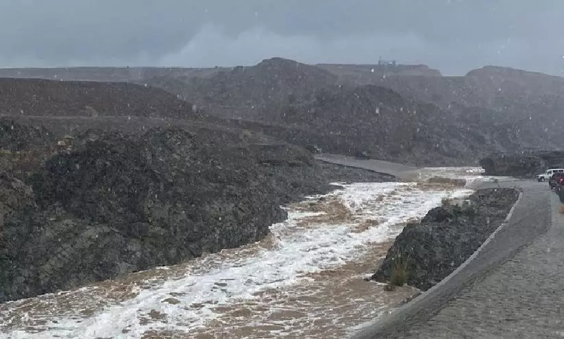 മഴക്കെടുതി: ഒമാനില് സർക്കാർ, സ്വകാര്യ മേഖലയിൽ ചൊവ്വാഴ്ച വര്ക്ക് ഫ്രം ഹോം അനുവദിക്കാമെന്ന് തൊഴിൽ മന്ത്രാലയം മഴക്കെടുതി: ഒമാനില് സർക്കാർ, സ്വകാര്യ മേഖലയിൽ ചൊവ്വാഴ്ച വര്ക്ക് ഫ്രം ഹോം അനുവദിക്കാമെന്ന് തൊഴിൽ മന്ത്രാലയം