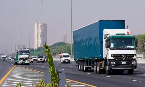 നിയന്ത്രണമില്ല; ട്രക്കുകൾക്ക്​ സർവിസ്​ തുടരാം
