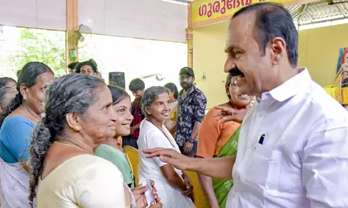 ‘വ​​ർ​​ഗീ​​യ​​ത പ​​റ​​യു​​ന്ന​​വ​​ർ വോ​​ട്ട് കാ​​ണി​​ച്ച് വി​​ര​​ട്ടേ​​ണ്ടാ’ -വി.ഡി. സതീശൻ