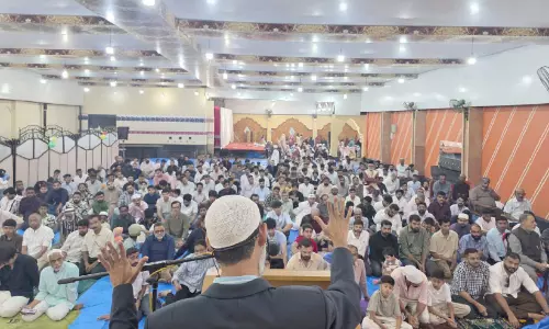 മാനുഷികതയിലേക്കും സാമൂഹികതയിലേക്കും പടരാനുളള പരിശീലനമാണ് റമദാൻ -ടി.മുഹമ്മദ് വേളം മാനുഷികതയിലേക്കും സാമൂഹികതയിലേക്കും പടരാനുളള പരിശീലനമാണ് റമദാൻ -ടി.മുഹമ്മദ് വേളം