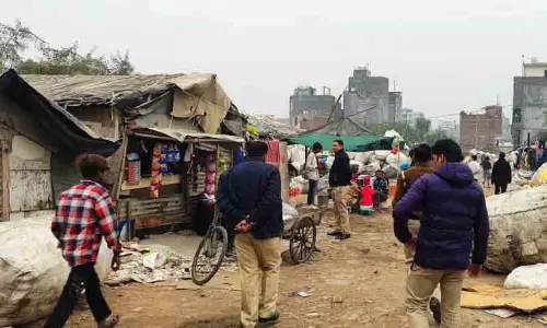 ഇവിടെ അനധികൃതമായി തുടരേണ്ട; ഡൽഹിയിലെ കുടിയേറ്റക്കാരെ പുറത്താക്കാൻ കേന്ദ്രത്തിന്റെ കർശന നീക്കം